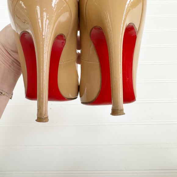 Christian Louboutin Tan Patent Leather Pointed Toe Pumps Nude Size 37 Heels - Picture 13 of 13